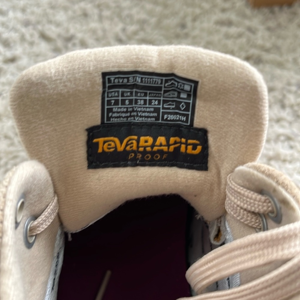 Teva Commuter Boot, Us Size 7, Euc - image 4